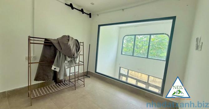 🌱 CHO THUÊ NHÀ TRỆT LỬNG CÒN MỚI ĐẸP   - Nhà Góc 2 mặt tiền mở cửa sổ được nên rất thoáng mát