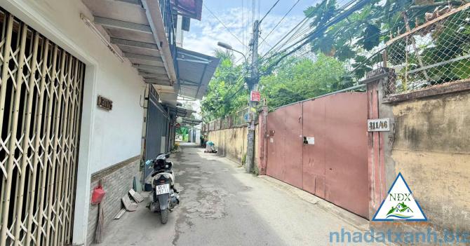 🌱 CHO THUÊ NHÀ TRỆT LỬNG CÒN MỚI ĐẸP   - Nhà Góc 2 mặt tiền mở cửa sổ được nên rất thoáng mát