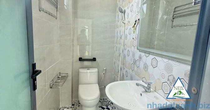 🌱 CHO THUÊ NHÀ TRỆT LỬNG CÒN MỚI ĐẸP   - Nhà Góc 2 mặt tiền mở cửa sổ được nên rất thoáng mát