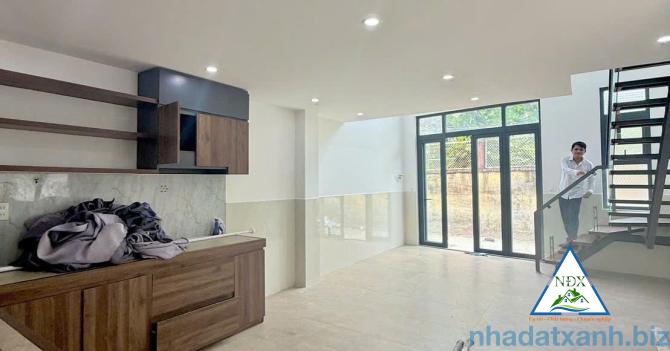 🌱 CHO THUÊ NHÀ TRỆT LỬNG CÒN MỚI ĐẸP   - Nhà Góc 2 mặt tiền mở cửa sổ được nên rất thoáng mát