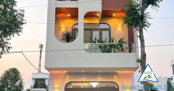 🍀 NHÀ 1 TRỆT 2 LẦU - MỚI ĐẸP - FULL NỘI THẤT   ĐƯỜNG D13 KDC HỒNG LOAN 6A CẦN THƠ.