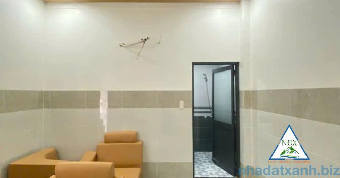 🏠 NHÀ TRỆT LỬNG LIỀN KỀ CÓ BAN CÔNG ĐÃ HOÀN THIỆN VỊ TRÍ ĐẸP GẦN GÓC NGÃ 4 ĐS6 KDC ĐÔNG PHÚ