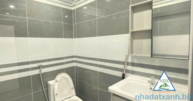 🏠 NHÀ TRỆT LỬNG LIỀN KỀ CÓ BAN CÔNG ĐÃ HOÀN THIỆN VỊ TRÍ ĐẸP GẦN GÓC NGÃ 4 ĐS6 KDC ĐÔNG PHÚ