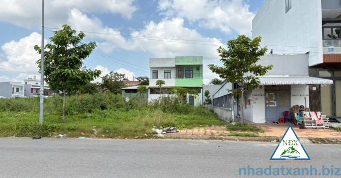 BÁN NỀN ĐẸP 110M2 ĐƯỜNG A4 LO 28M KDC PHÚ AN   + Giá bán: 2ty990rrieu