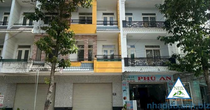 Bán nhà trệt 2 lầu và sân thượng đường Bùi Quang Trinh KDC Phú An, P. Hưng Phú, TP Cần Thơ