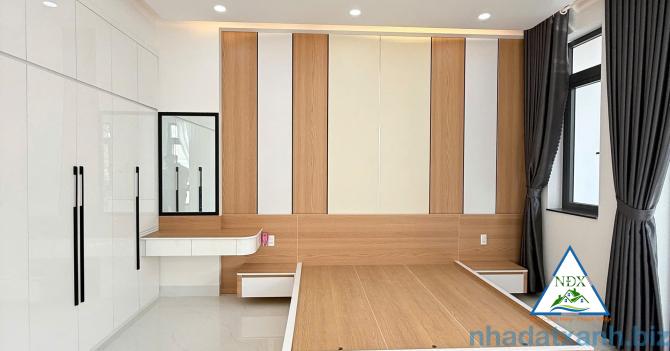 CG. BÁ.N SIÊU PHẨM 1 TRỆT 3 LẦU (có mương hở) FULL NỘI THẤT+ SÂN THƯỢNG (có thang máy), 4 PN MASTER