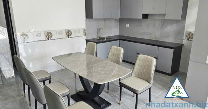 🏤CG :Nhà mới trệt lửng mới 100% kdc Đông Phú có ban công  -Nhà thiết kế hiện đại, thoáng mát.