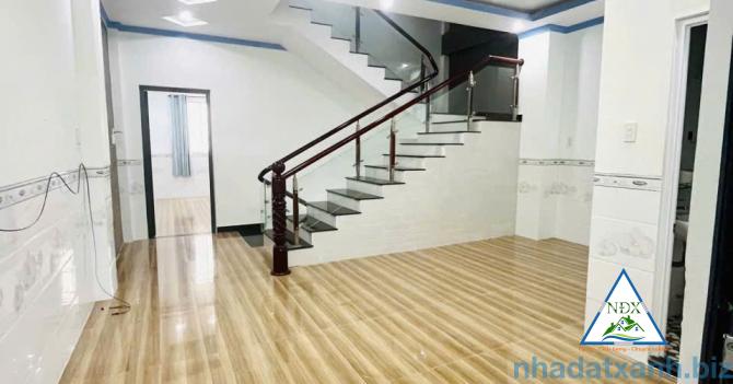 CHO THUÊ NHÀ TRỆT 3 LẦU VỊ TRÍ ĐẸP, MỚI - FULL MÁY LẠNH - KDC NAM LONG - CÁI RĂNG - CẦN THƠ