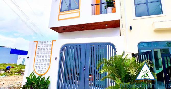 Nhà mới 100% 1 trệt 1 lầu  Đường số 10 kế góc Khu dân cư Đông Phú, Châu Thành, Cần Thơ