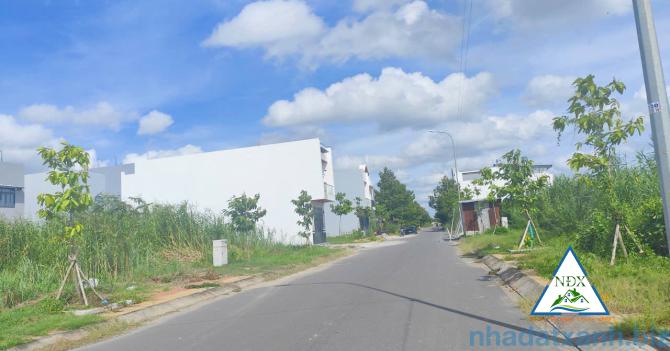 VỊ TRÍ NỀN GÓC SÁNG ĐẸP GIÁ TỐT  CG Bán Nền Góc 91,2m² 2 Mặt Tiền Đường B8 & B9 - KDC Phú An