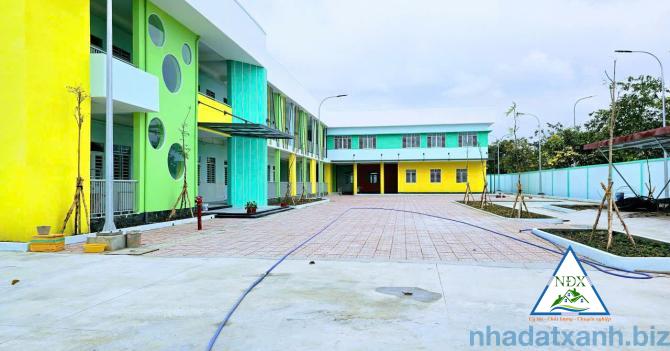 VỊ TRÍ NỀN SÁNG ĐẸP CÓ HẺM KỸ THUẬT BÊN HÔNG  Bán Nền 90m² - Hẻm Kỹ Thuật Bên Hông 2M - Đường B13