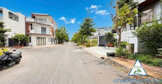 VỊ TRÍ NỀN SÁNG ĐẸP GẦN CHỢ 586 & TRƯỜNG HỌC, GẦN BỆNH VIỆN HOÀN MỸ  Bán Nền Biệt Thự 230m2