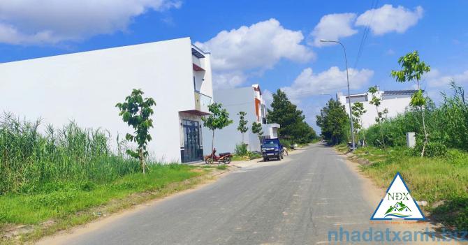 VỊ TRÍ NỀN SÁNG ĐẸP GẦN CHỢ 586 & TRƯỜNG HỌC GẦN BỆNH VIỆN HOÀN MỸ  CG Bán Nền 90m²- B8 KDC Phú An