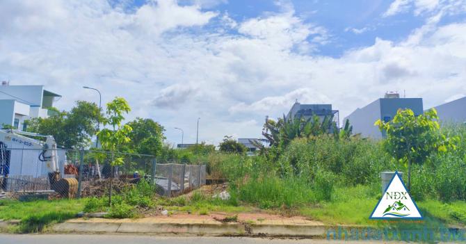 VỊ TRÍ NỀN SÁNG ĐẸP GẦN CHỢ 586 & TRƯỜNG HỌC GẦN BỆNH VIỆN HOÀN MỸ  CG Bán Nền 90m²- B8 KDC Phú An