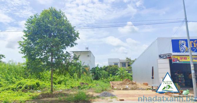 VỊ TRÍ NỀN SÁNG ĐẸP NGANG CỔNG TRƯỜNG CẤP 2 CG Bán Nền 80m² Giá Tốt - Mặt Tiền Lộ Lớn 28m