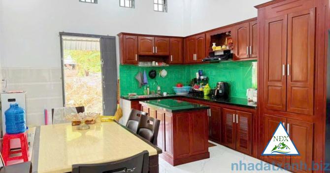 VỊ TRÍ NHÀ ĐOẠN NGOÀI GẦN CHỢ GẦN TRƯỜNG HỌC & GẦN SIÊU THỊ GO  CG Bán Nhà 1 Trệt 2 Lầu Đường B3 (Đ