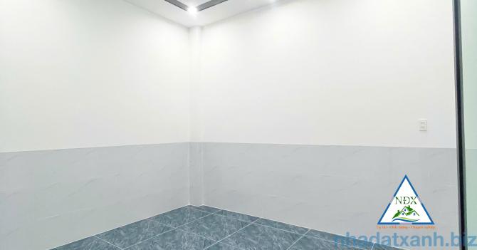 VỊ TRÍ NHÀ ĐƯỜNG LỚN SÁNG ĐẸP  CG Bán nhà 1 trệt 2 lầu mặt tiền đường lớn A2 (Bùi Quang Trinh)