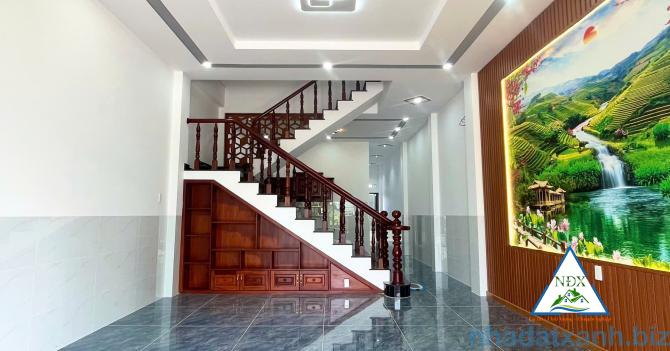 VỊ TRÍ NHÀ ĐƯỜNG LỚN SÁNG ĐẸP  CG Bán nhà 1 trệt 2 lầu mặt tiền đường lớn A2 (Bùi Quang Trinh)