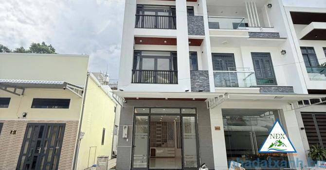 VỊ TRÍ NHÀ SÁNG ĐẸP CÓ HẺM KỸ THUẬT BÊN HÔNG 2M CÓ THANG MÁY Bán Nhà 1 Trệt 3 Lầu Mới Đẹp - ĐS 8