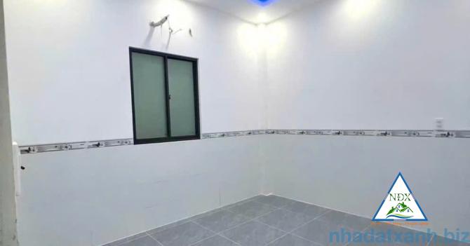 VỊ TRÍ NHÀ SÁNG ĐẸP CÓ KHOẢNG SÂN VƯỜN 80M² Bán Nhà 1 Trệt 1 Lầu Mới Xây - KDC Đông Phú