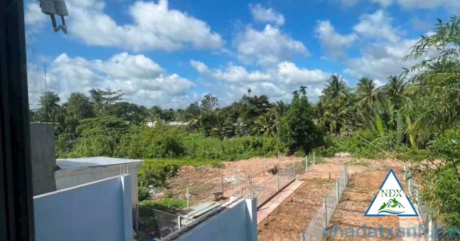 VỊ TRÍ NHÀ SÁNG ĐẸP CÓ KHOẢNG SÂN VƯỜN 80M² Bán Nhà 1 Trệt 1 Lầu Mới Xây - KDC Đông Phú