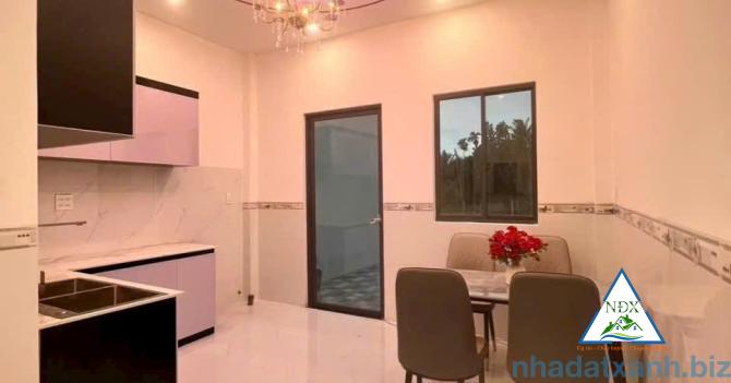 VỊ TRÍ NHÀ SÁNG ĐẸP CÓ KHOẢNG SÂN VƯỜN 80M² Bán Nhà 1 Trệt 1 Lầu Mới Xây - KDC Đông Phú