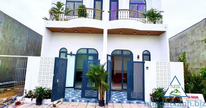 VỊ TRÍ NHÀ SÁNG ĐẸP CÓ KHOẢNG SÂN VƯỜN 80M² Bán Nhà 1 Trệt 1 Lầu Mới Xây - KDC Đông Phú