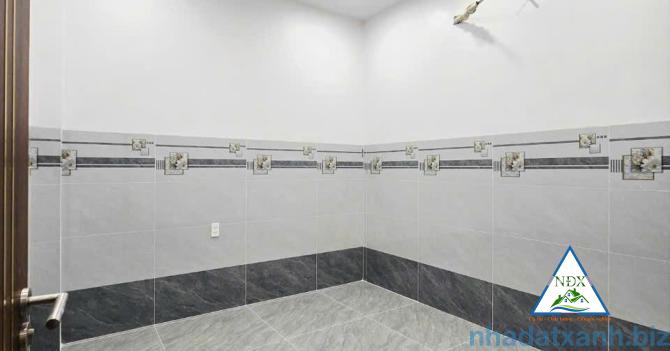 VỊ TRÍ NHÀ SÁNG ĐẸP CÓ THANG MÁY GẦN CHỢ 586 & BV HOÀN MỸ  CG Bán Nhà 1 Trệt 2 Lầu Mới Đẹp