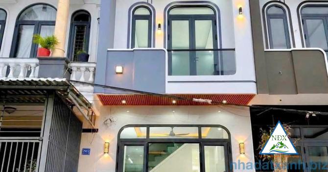 VỊ TRÍ NHÀ SÁNG ĐẸP GẦN CHỢ 586 & BV HOÀN MỸ  CG Bán Nhà 1 Trệt 1 Lầu Mới Xây  C2 - KDC Phú An