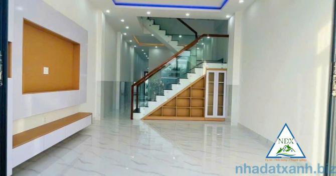 VỊ TRÍ NHÀ SÁNG ĐẸP GẦN CHỢ 586 & TRƯỜNG HỌC  GẦN BỆNH VIỆN HOÀN MỸ  CG Bán Nhà 1 Trệt 1 Lầu Mới