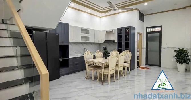 VỊ TRÍ NHÀ SÁNG ĐẸP GIÁ TỐT CG Bán Nhà 1 Trệt 2 Lầu + Sân Thượng Mới Đẹp - Đường 14B - Khu VHTĐ